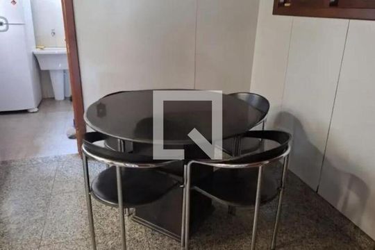 Casa para alugar com 5 quartos, 515m² em Belvedere, Belo Horizonte