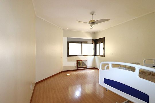 Suíte de apartamento à venda com 3 quartos, 160m² em Rio Branco, Porto Alegre