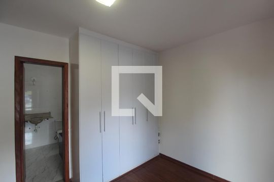 Suite de casa à venda com 3 quartos, 418m² em Heliópolis, Belo Horizonte