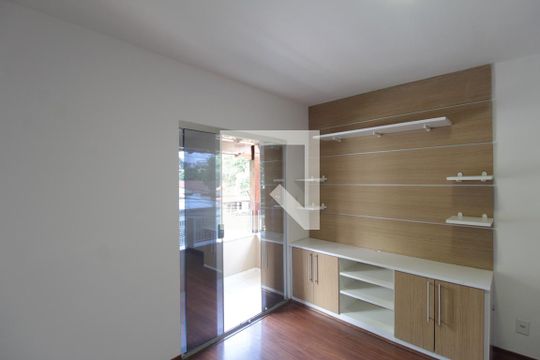 Suite de casa à venda com 3 quartos, 418m² em Heliópolis, Belo Horizonte