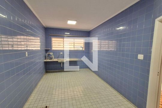 Casa para alugar com 2 quartos, 300m² em Sumaré, São Paulo