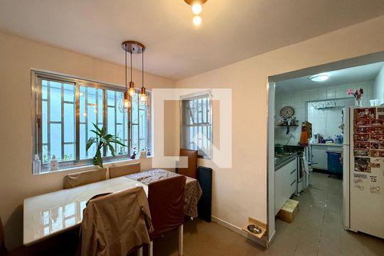 Sala  de casa à venda com 2 quartos, 107m² em Campo Belo, São Paulo