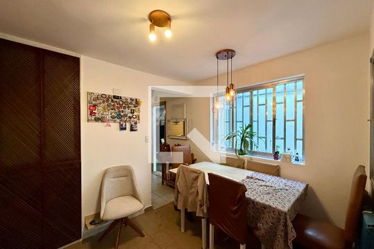 Sala  de casa à venda com 2 quartos, 107m² em Campo Belo, São Paulo