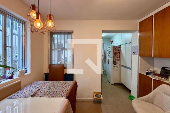 Sala  de casa à venda com 2 quartos, 107m² em Campo Belo, São Paulo