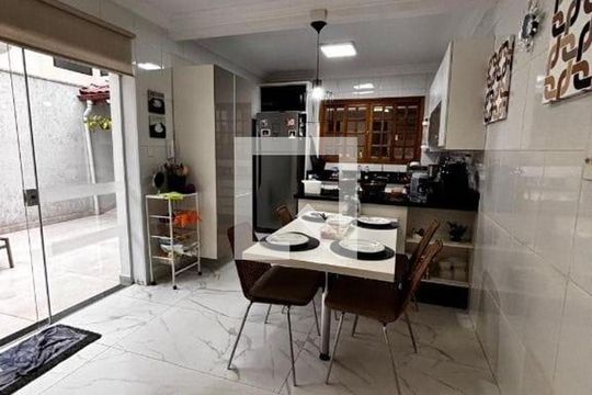 Casa à venda com 3 quartos, 182m² em Vila Deodoro, São Paulo