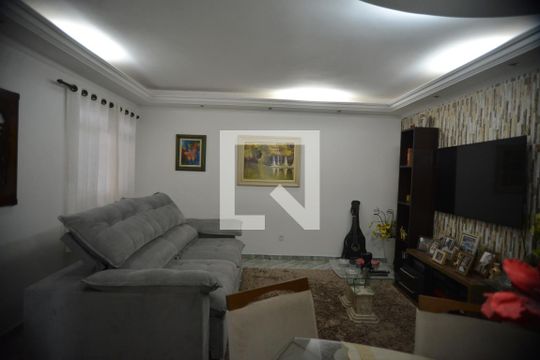 Sala de casa para alugar com 3 quartos, 195m² em Parque Erasmo Assunção, Santo André