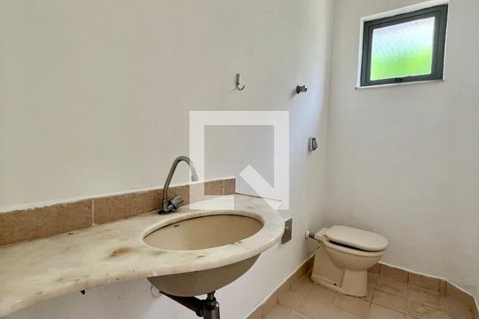 Lavabo de casa para alugar com 3 quartos, 238m² em Jardim Sao Carlos, Campinas