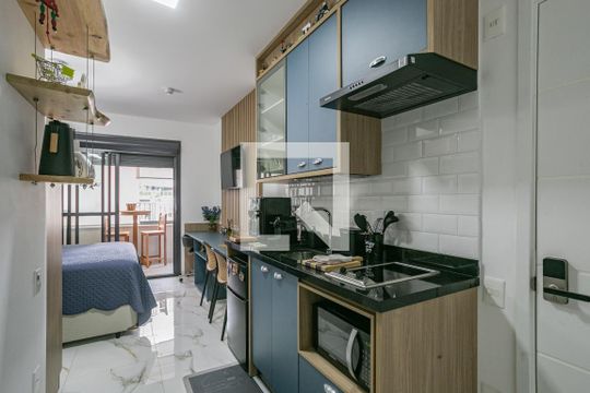 Cozinha de kitnet/studio à venda com 1 quarto, 27m² em Liberdade, São Paulo