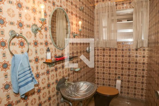 Lavabo de casa à venda com 5 quartos, 500m² em Lapa, São Paulo