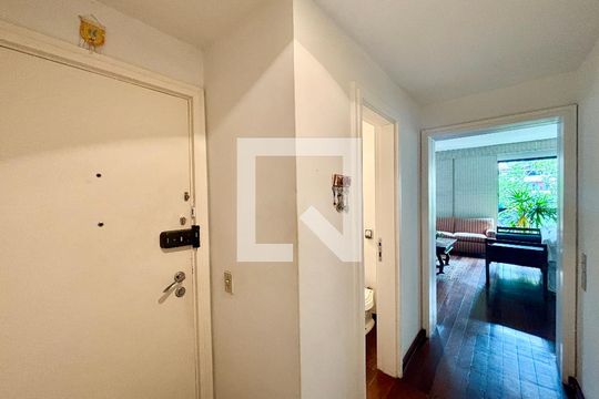Corredor de apartamento para alugar com 4 quartos, 187m² em Gávea, Rio de Janeiro