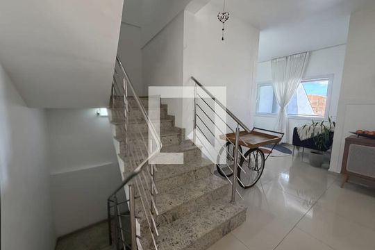Sala de casa para alugar com 4 quartos, 468m² em Igara, Canoas