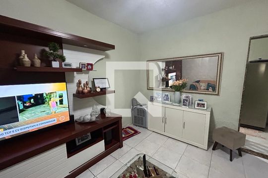 Sala de casa à venda com 2 quartos, 108m² em Vila Valqueire, Rio de Janeiro