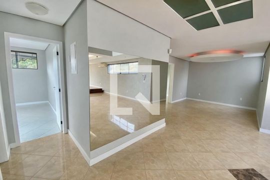 Quarto 4 de casa à venda com 5 quartos, 600m² em Espírito Santo, Porto Alegre