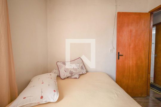 quarto  de apartamento para alugar com 2 quartos, 50m² em Rubem Berta, Porto Alegre