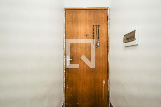 Sala de apartamento para alugar com 2 quartos, 50m² em Rubem Berta, Porto Alegre