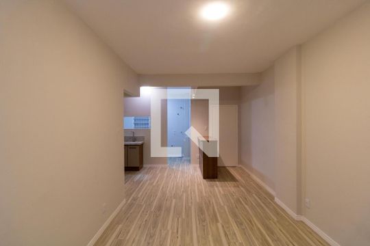 Salas de apartamento à venda com 3 quartos, 86m² em Vila Paraiso, Campinas