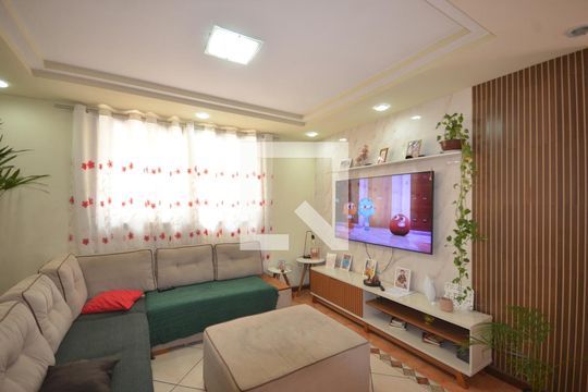 Sala de casa para alugar com 7 quartos, 400m² em Guadalupe, Rio de Janeiro