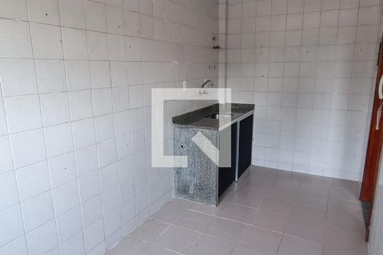 Cozinha de apartamento para alugar com 2 quartos, 56m² em Tanque, Rio de Janeiro