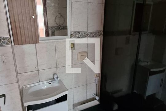 Banheiro de apartamento para alugar com 2 quartos, 56m² em Tanque, Rio de Janeiro