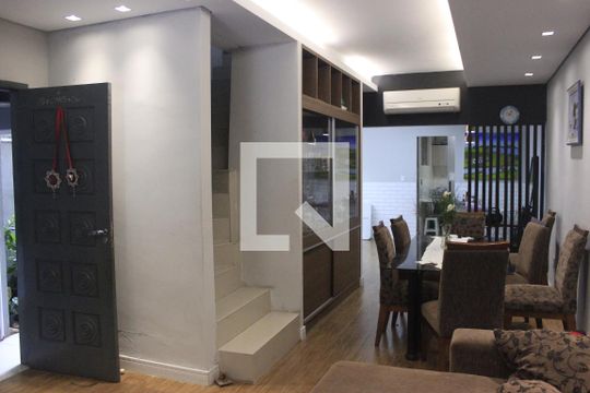 Sala de casa à venda com 4 quartos, 182m² em Vila Ester, Guarulhos