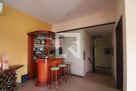 Sala 1 de casa à venda com 7 quartos, 1316m² em Taquara, Rio de Janeiro