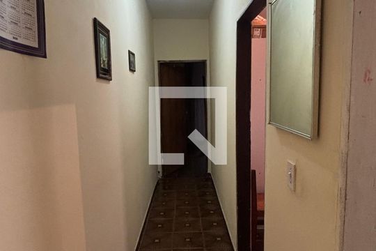 Corredor de casa à venda com 3 quartos, 152m² em Cidade São Jorge, Santo André