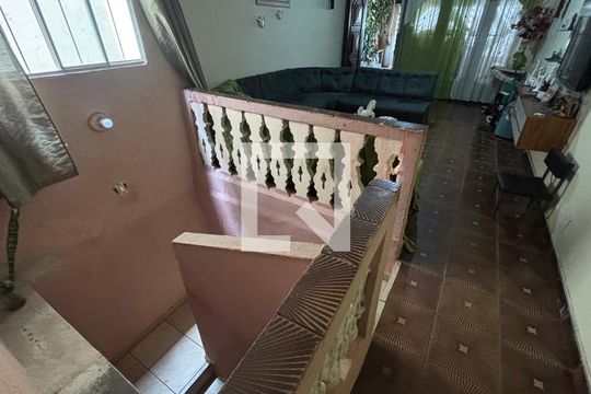 Escada de casa à venda com 3 quartos, 152m² em Cidade São Jorge, Santo André