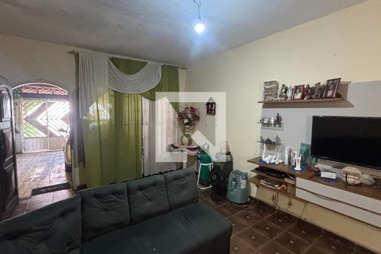 Sala  de casa à venda com 3 quartos, 152m² em Cidade São Jorge, Santo André