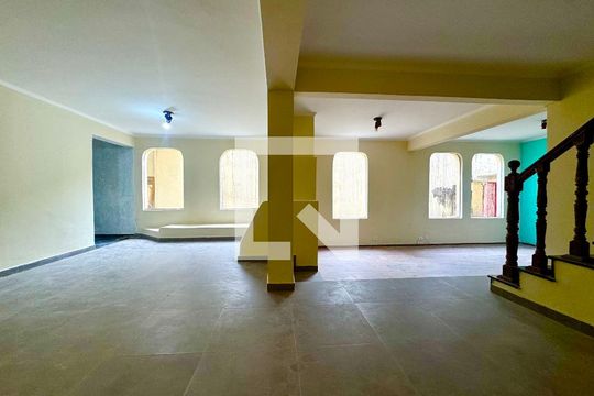 Sala de casa à venda com 7 quartos, 148m² em Jardim Bom Clima, Guarulhos