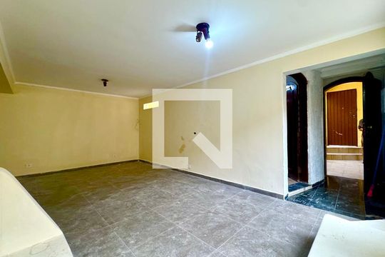 Sala de casa à venda com 7 quartos, 148m² em Jardim Bom Clima, Guarulhos