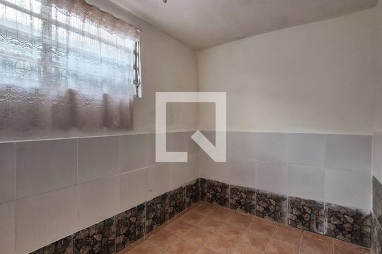 Quarto de kitnet/studio para alugar com 1 quarto, 25m² em Coelho Neto, Rio de Janeiro
