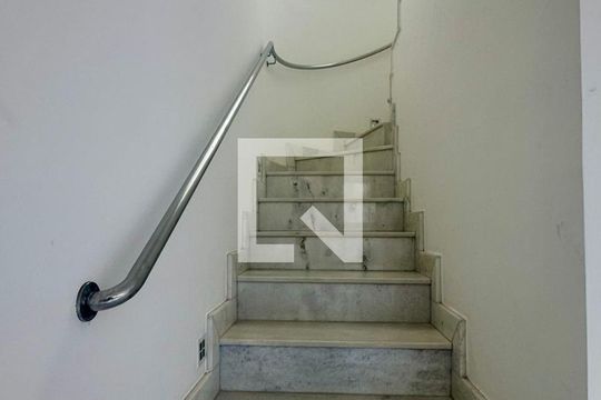 Escadas de apartamento à venda com 5 quartos, 242m² em Gutierrez, Belo Horizonte