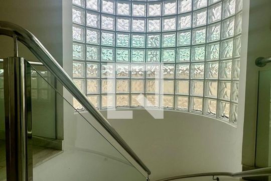 Escadas de apartamento à venda com 5 quartos, 242m² em Gutierrez, Belo Horizonte