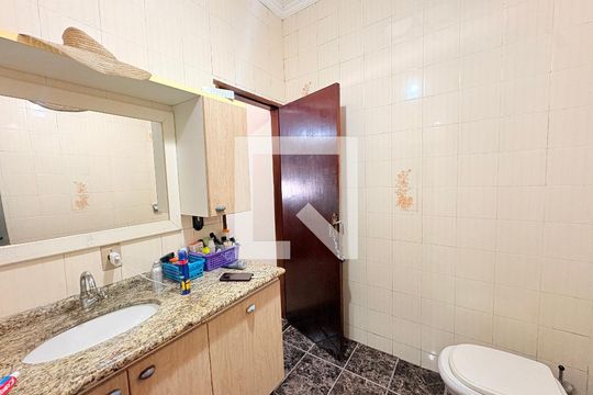 Banheiro da Suíte de casa à venda com 3 quartos, 248m² em Jardim América, Várzea Paulista