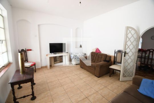 Sala de casa para alugar com 2 quartos, 245m² em Vila Itapura, Campinas