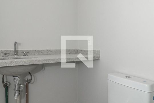 Banheiro da Suíte de apartamento à venda com 3 quartos, 127m² em Jardim do Salso, Porto Alegre