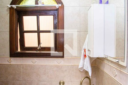 Lavabo de casa à venda com 4 quartos, 245m² em Campanário, Diadema