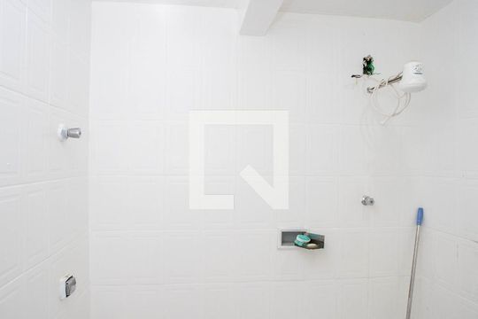 Banheiro de casa à venda com 5 quartos, 257m² em Taboão, Diadema