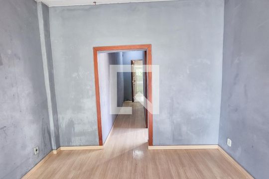 Sala de casa à venda com 3 quartos, 75m² em Olaria, Rio de Janeiro