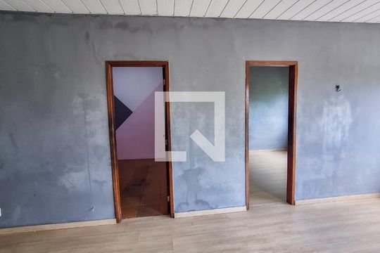 Sala de casa à venda com 3 quartos, 75m² em Olaria, Rio de Janeiro