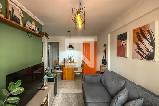 Sala de apartamento à venda com 2 quartos, 64m² em Vila Anhanguera, São Paulo