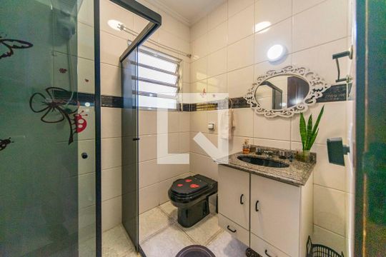 Banheiro Social de casa à venda com 4 quartos, 204m² em Vila América, Santo André