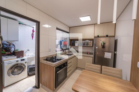 Cozinha de casa de condomínio à venda com 2 quartos, 115m² em Vila Ré, São Paulo