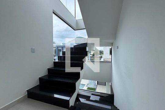 Escada de apartamento à venda com 3 quartos, 240m² em Vargem Pequena, Rio de Janeiro