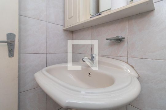 Banheiro de apartamento para alugar com 1 quarto, 33m² em Cidade Baixa, Porto Alegre