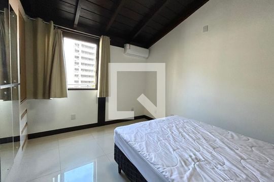 Quarto de apartamento para alugar com 1 quarto, 102m² em Centro, Florianópolis
