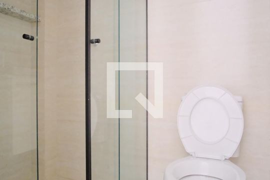 Banheiro de apartamento para alugar com 1 quarto, 30m² em Vila Carrão, São Paulo