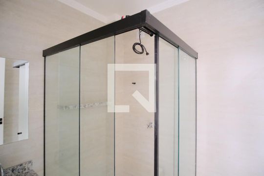 Banheiro de apartamento para alugar com 1 quarto, 30m² em Vila Carrão, São Paulo