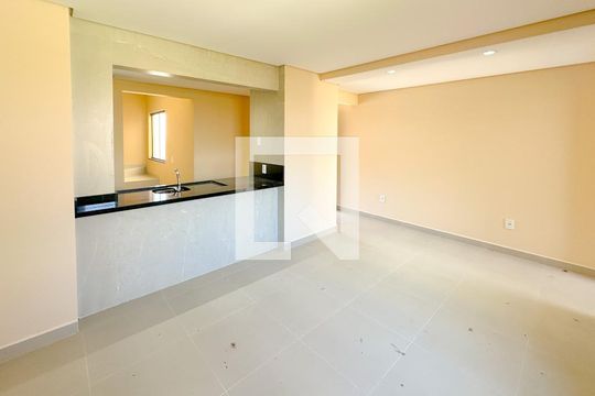 Sala de casa para alugar com 2 quartos, 102m² em Forquilhas, São José