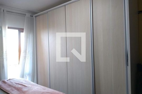 Quarto de casa de condomínio para alugar com 2 quartos, 200m² em Jardim da Gloria, Cotia